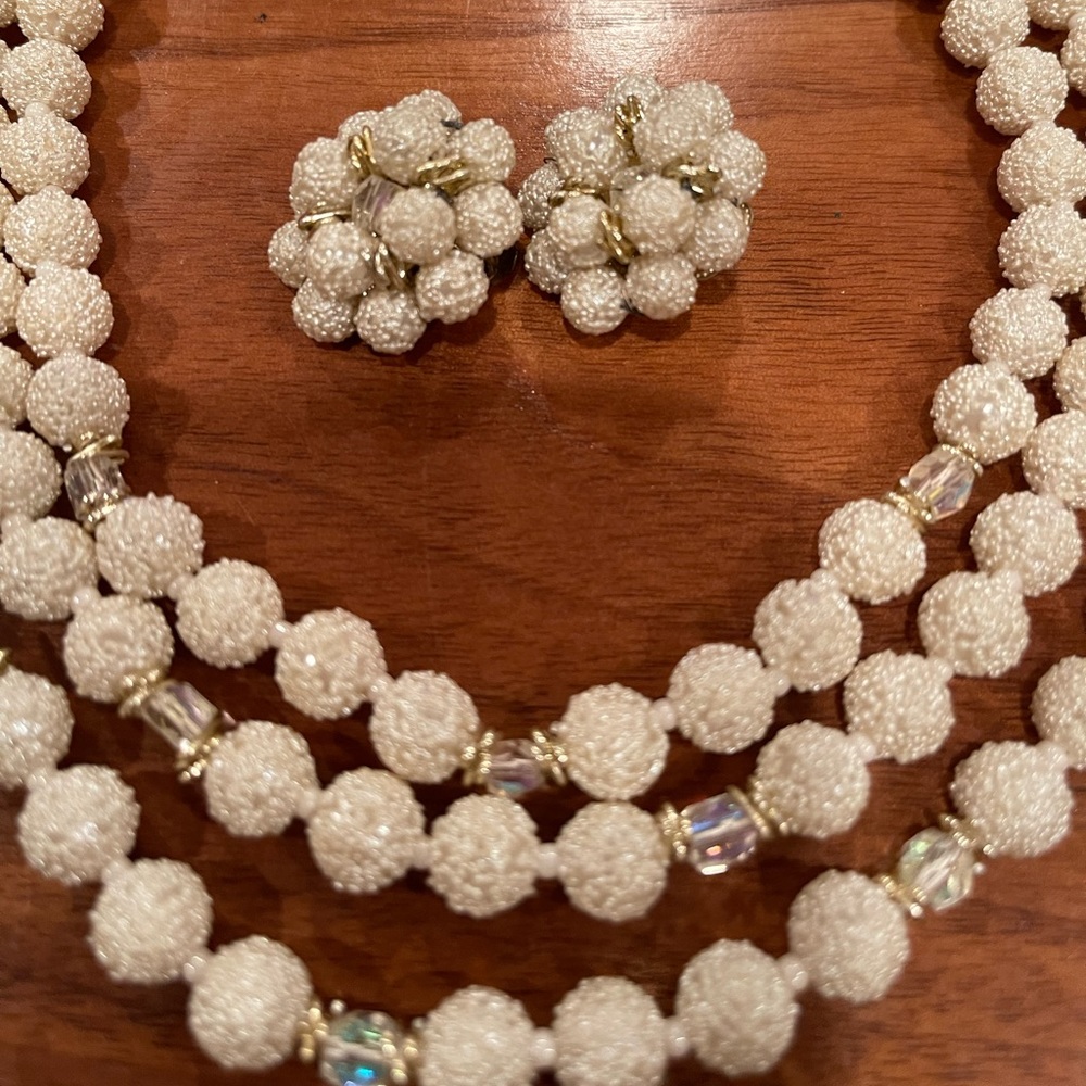 Vintage beaded necklace with clip on earrings